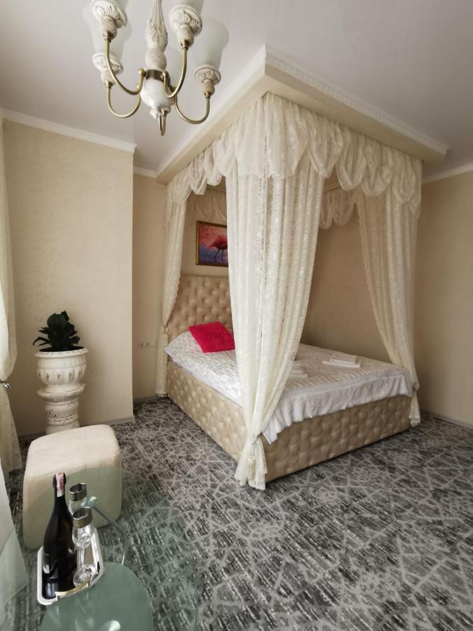 Monte-Kristo Hotel Каменец-Подольский Экстерьер фото