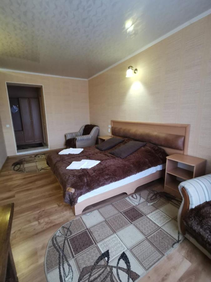 Monte-Kristo Hotel Каменец-Подольский Экстерьер фото