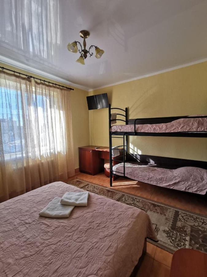 Monte-Kristo Hotel Каменец-Подольский Экстерьер фото