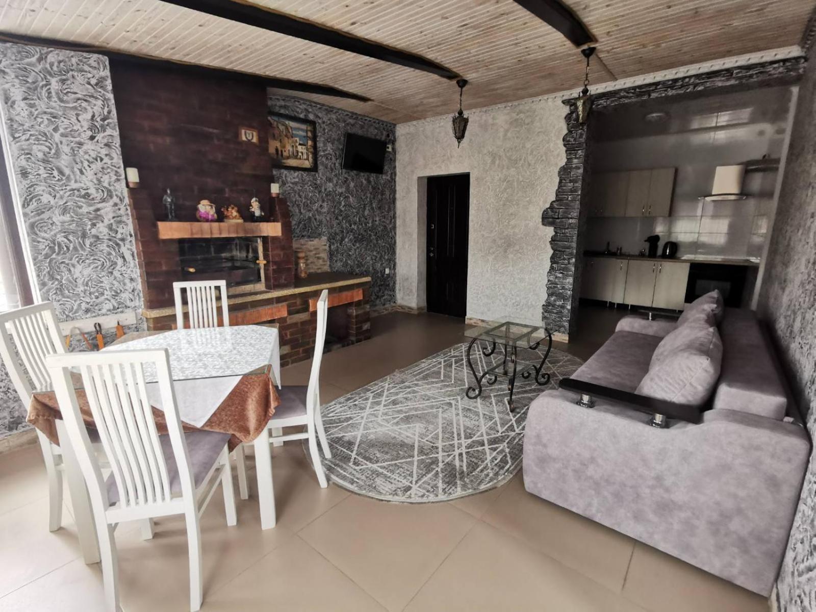 Monte-Kristo Hotel Каменец-Подольский Экстерьер фото